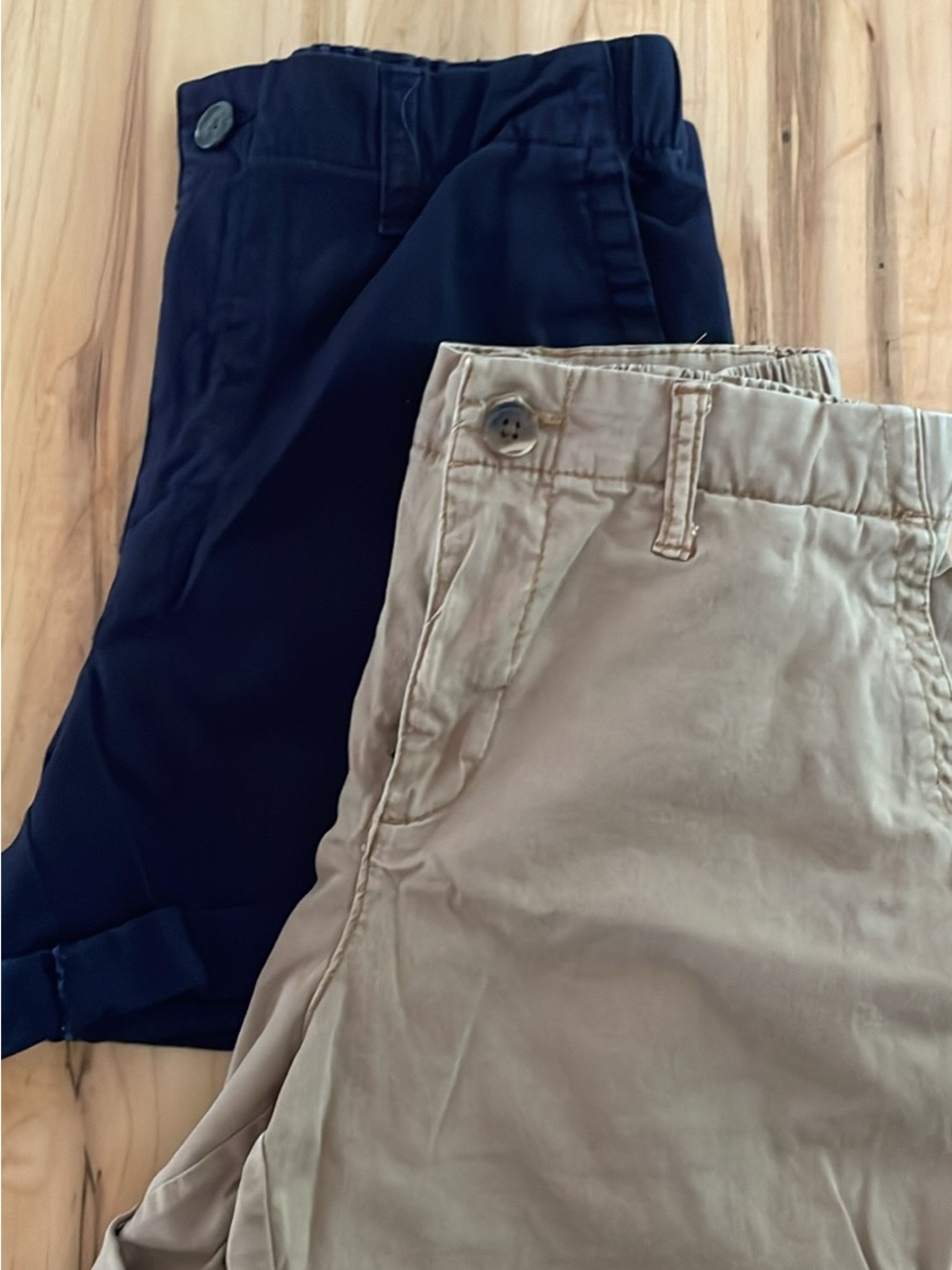 Old Navy Women's Navy and Khaki Cargo Shorts